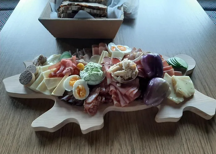 Fruhstuckspension Bischof I D Wiesen 3*